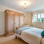 2 Bed In Oc-c33318 *