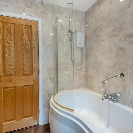 2 Bed In Oc-c33318